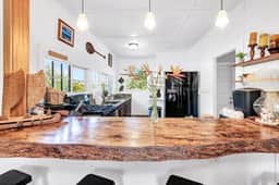 HILO HAVEN-4Bd2Ba Entire House w A/C, BBQ, Firepit - Image 3