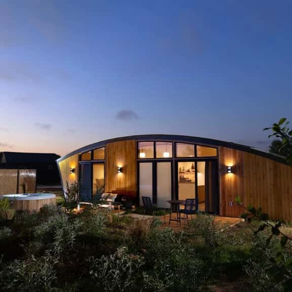 Cascade | Serene 1BD Villa with Private Hot Tub - Image 1