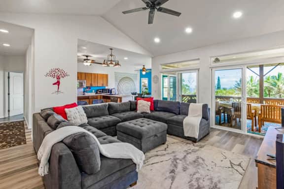 Heavenly Hawaii Retreat Home near Hilo & Waterfalls - Image 4