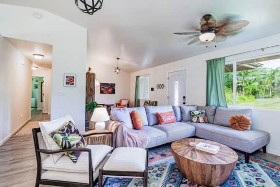 Peaceful Petfriendly Paradise Home | with A/C - Image 3