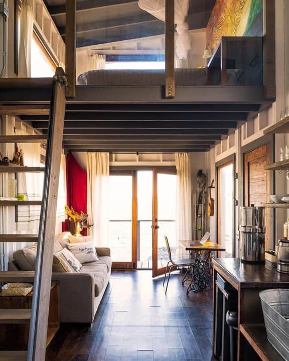 The Phoenix House - Epic Tiny Home GEM on Volcanic Lava Field - Image 4