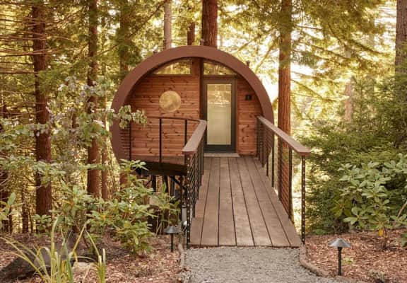 The Spectacular Spyglass Treehouse - Image 2