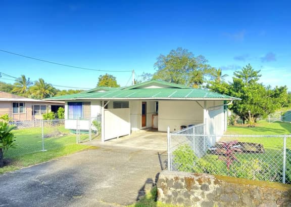 Laidback Island Living Close to Beach & Shopping - Image 1