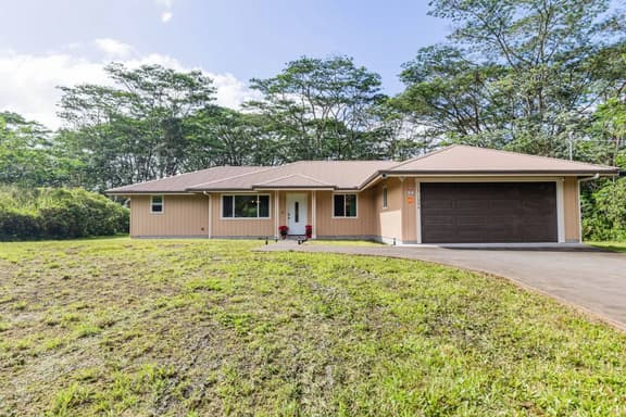 Peaceful Petfriendly Paradise Home | with A/C - Image 1